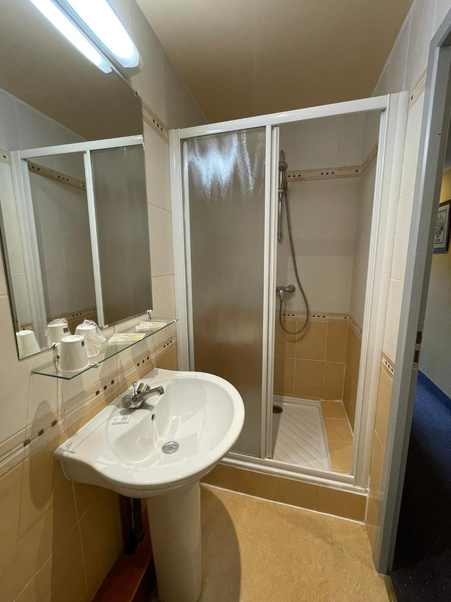 Hotel Vidal Ceret Bagian luar foto