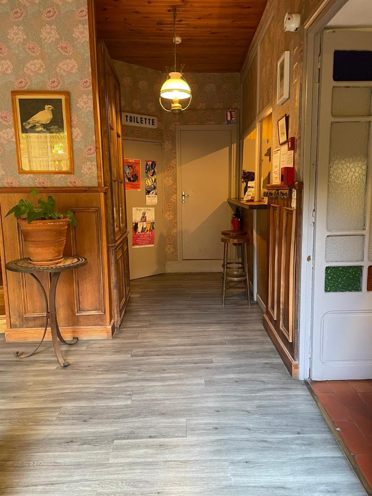 Hotel Vidal Ceret Bagian luar foto